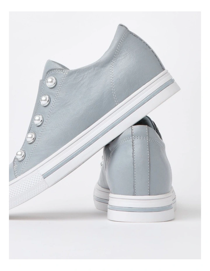 Kiss Leather Sneaker in Grey Blue