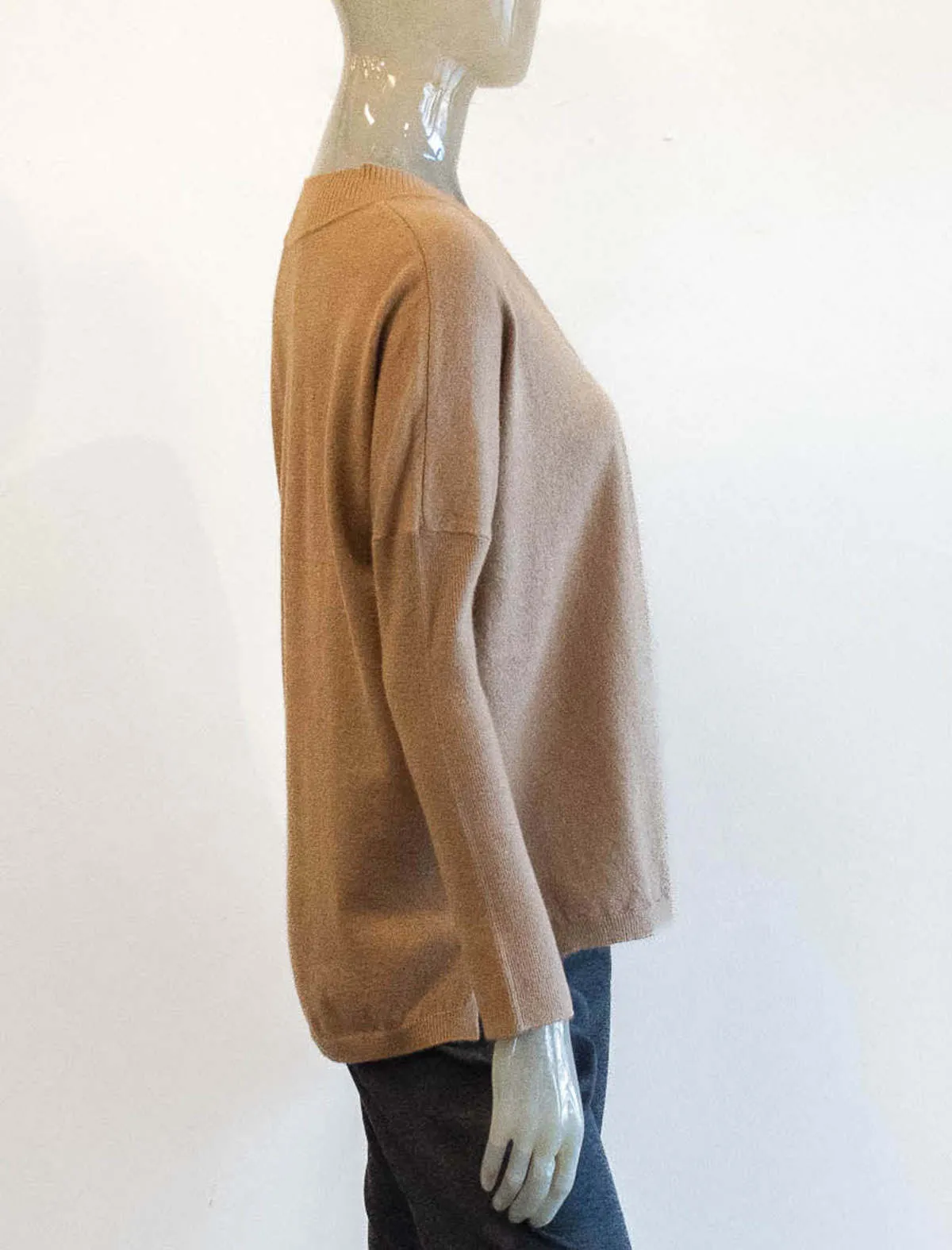 Lightweight V-Neck Sweater - Camel