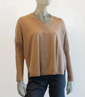 Lightweight V-Neck Sweater - Camel