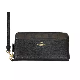 Wallet Designer By Coach  Size: Medium